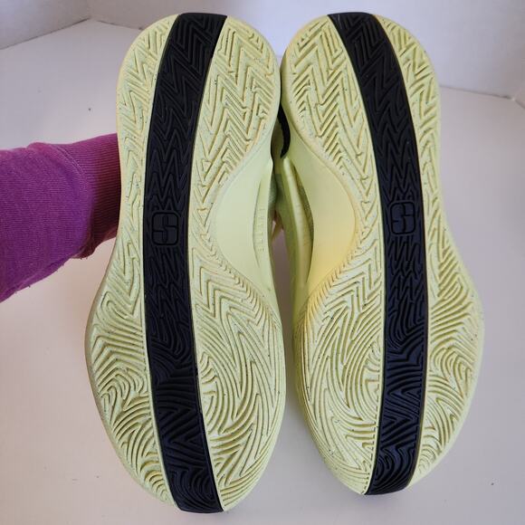 Sabrina 1 "Family Bonds Basketball Shoes (FQ3381-303,  Size 13 - Picture 8 of 10